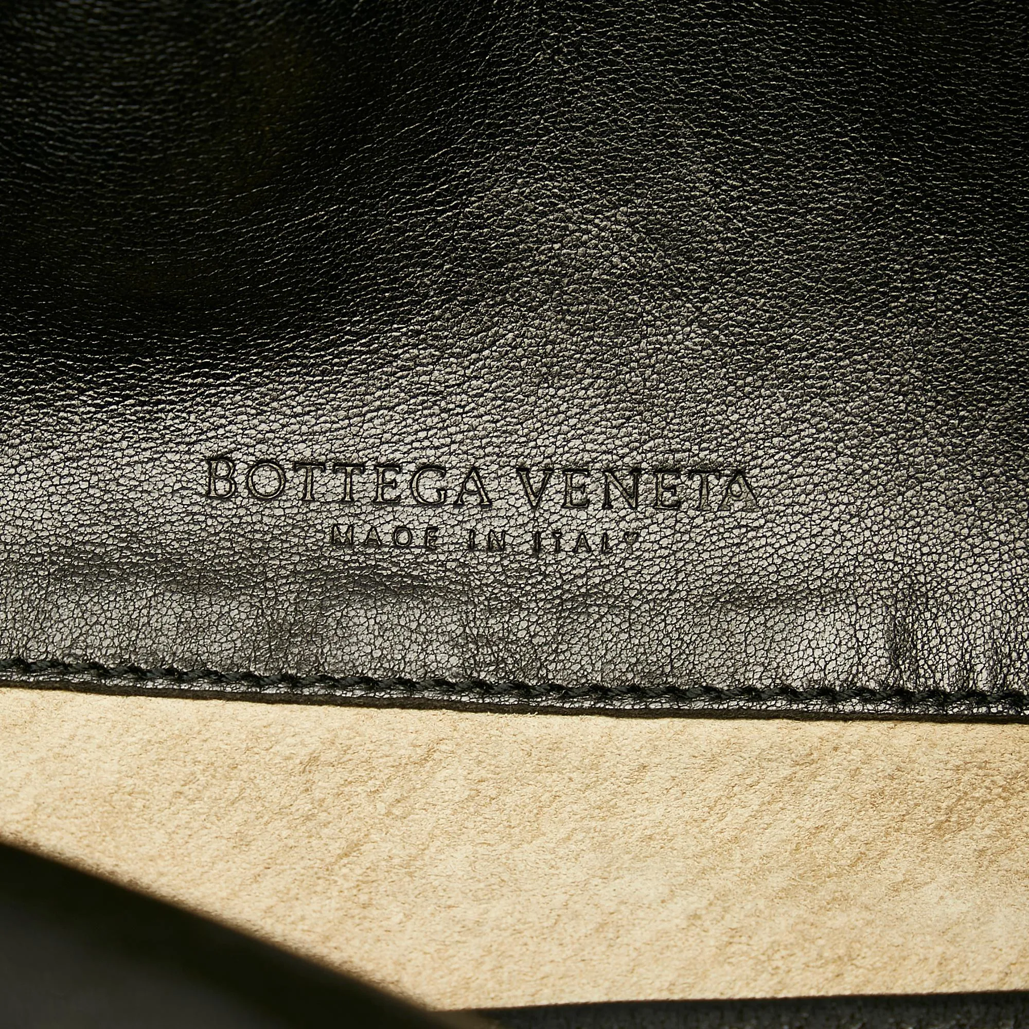 Bottega Veneta Intrecciato Leather Handbag (SHG-28139)