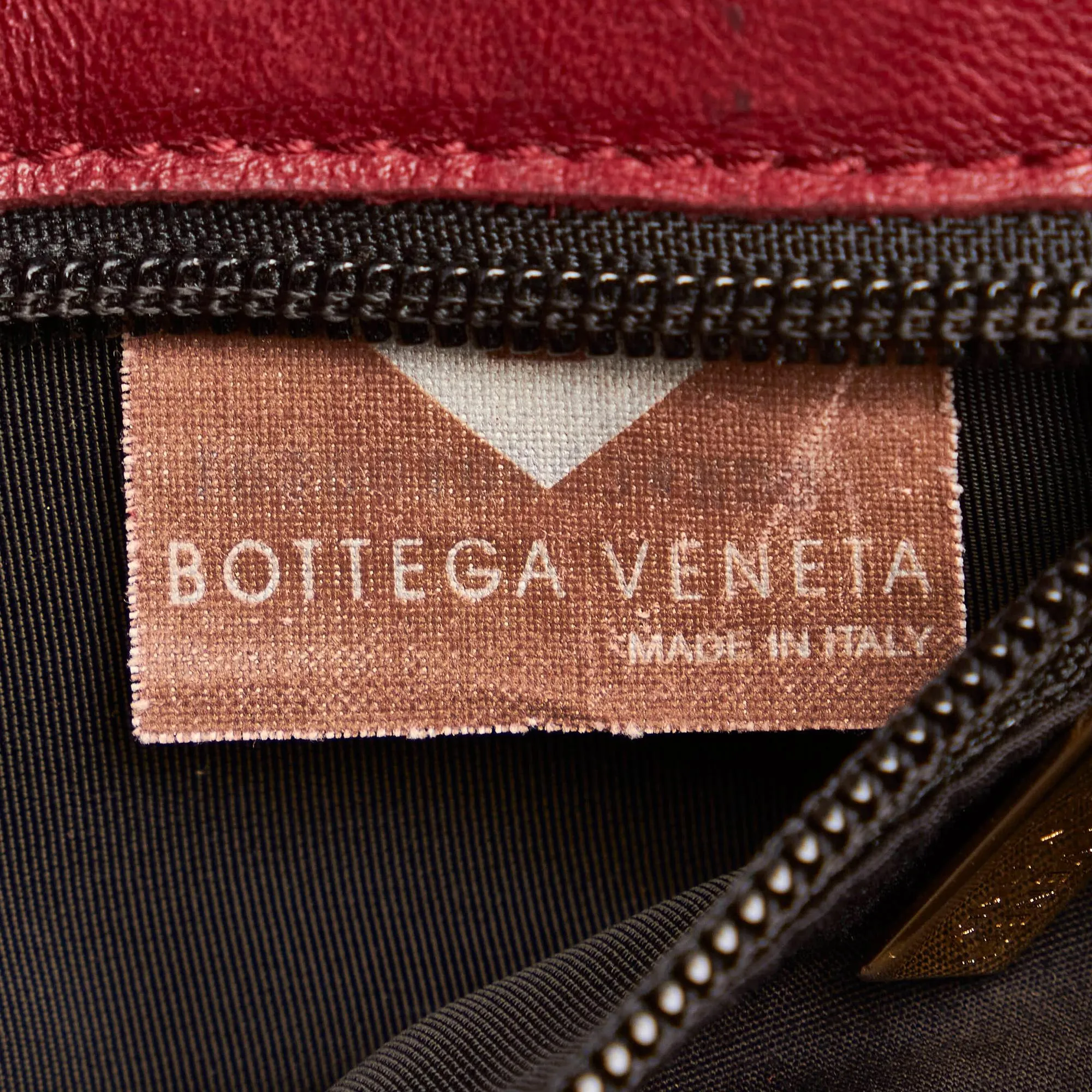 Bottega Veneta Intrecciato Leather Handbag (SHG-29242)