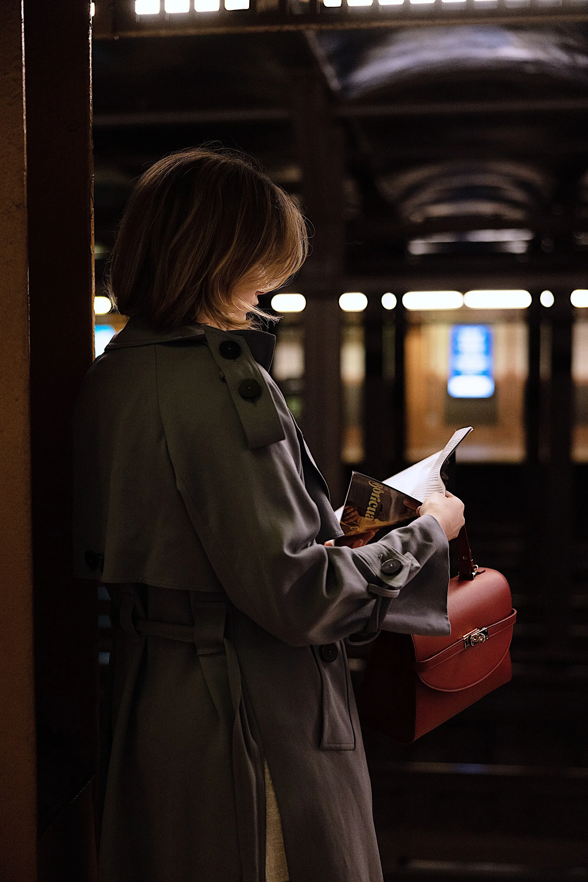 Classic New Yorker Bag in SoHo Red - Gold Hardware