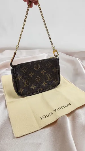 Louis Vuitton Monogram Mini Pochette Accessoires - 885