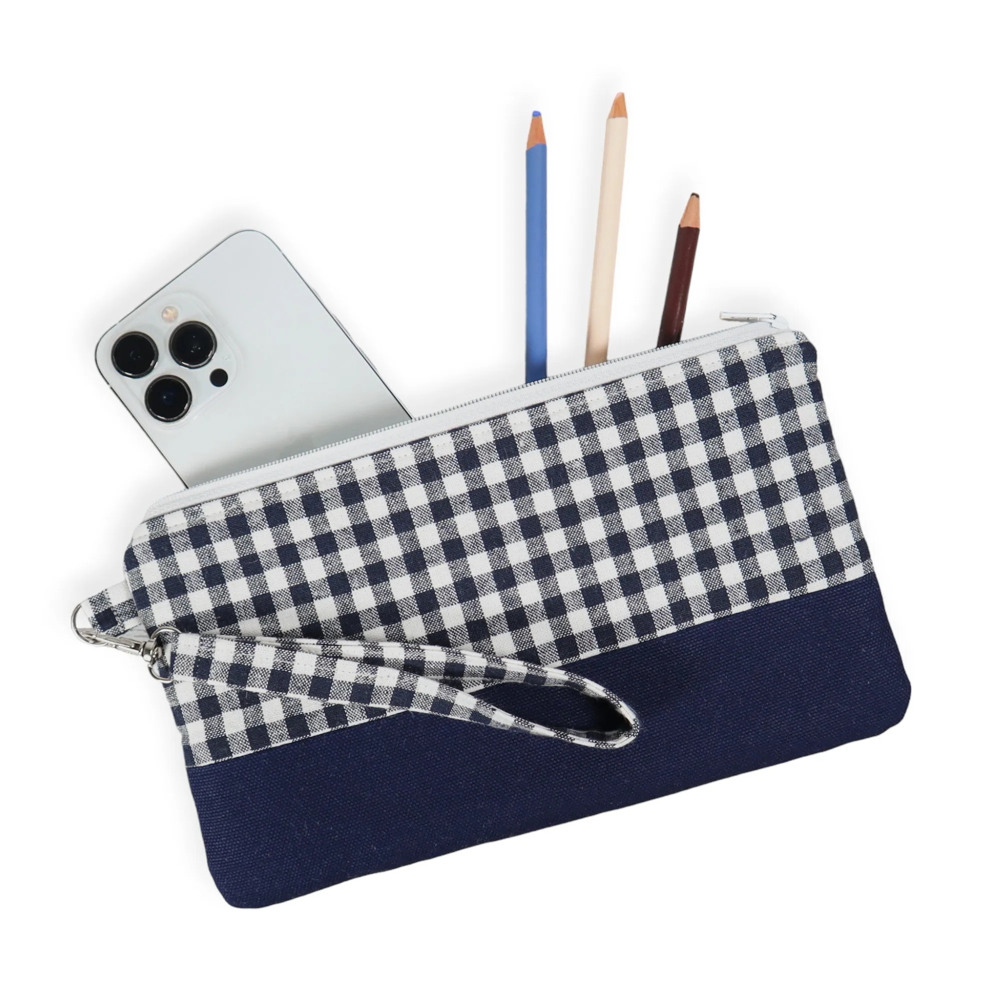 Wristlet Sewing Kit - Gingham