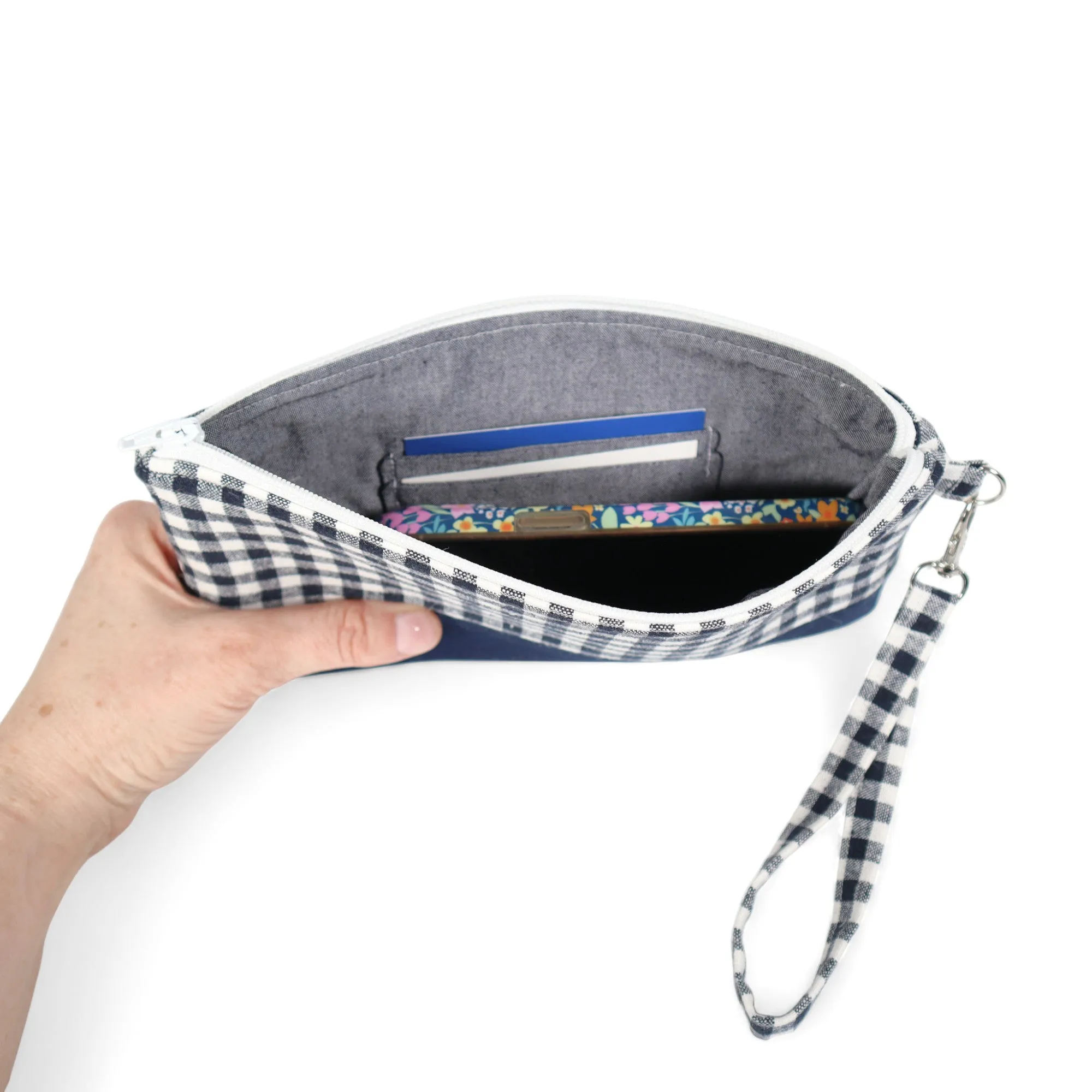 Wristlet Sewing Kit - Gingham