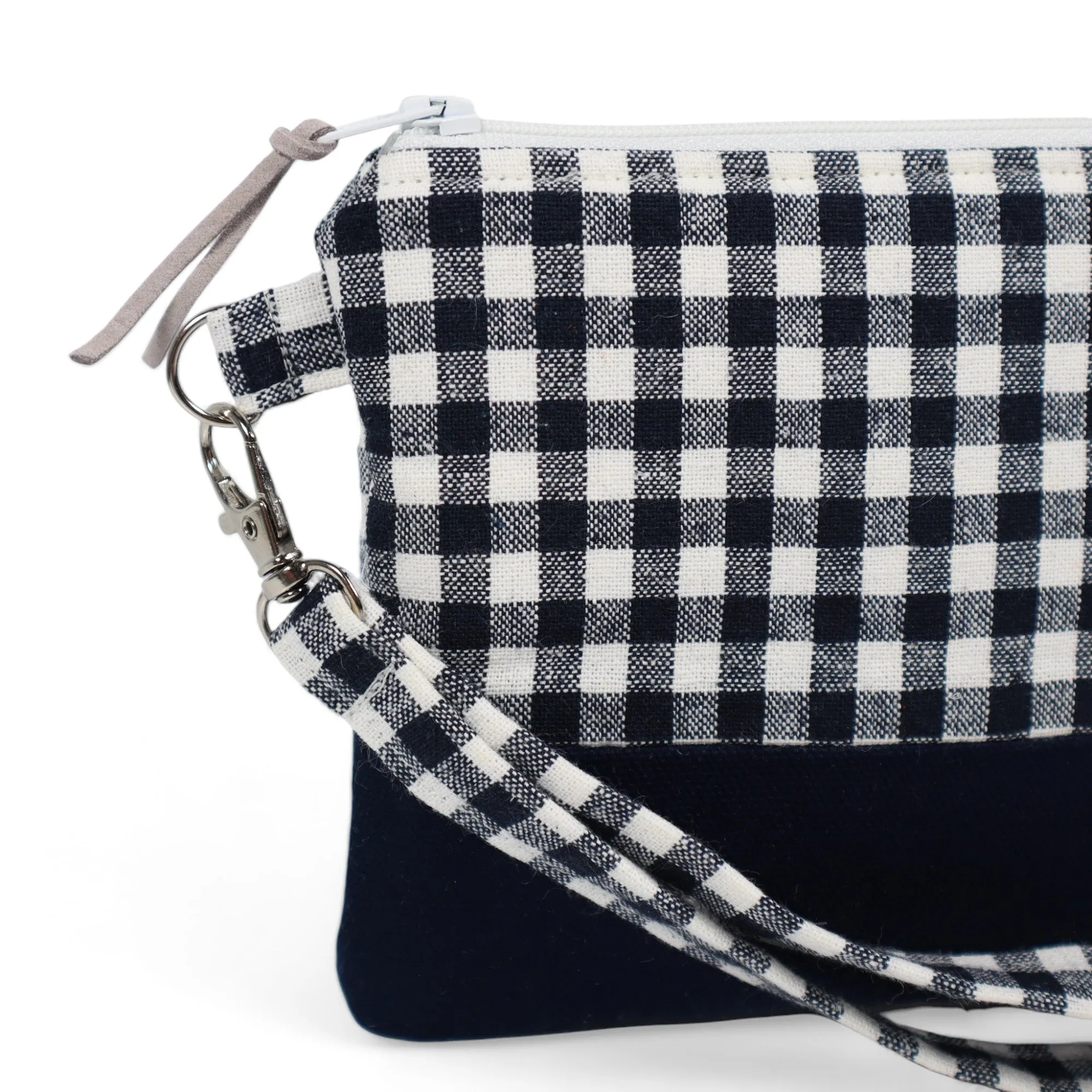 Wristlet Sewing Kit - Gingham